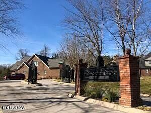 3rd image of 96 Royal Troon Cir