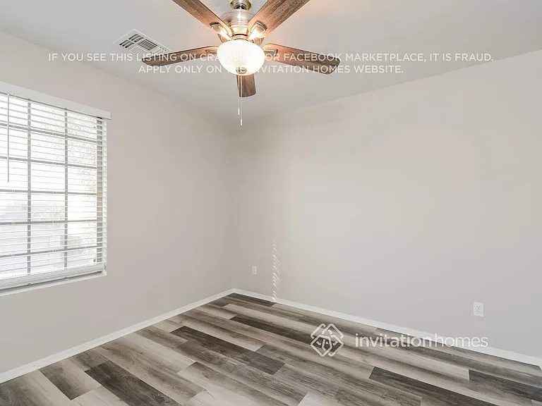10904 W Minnezona Ave — Photo 9