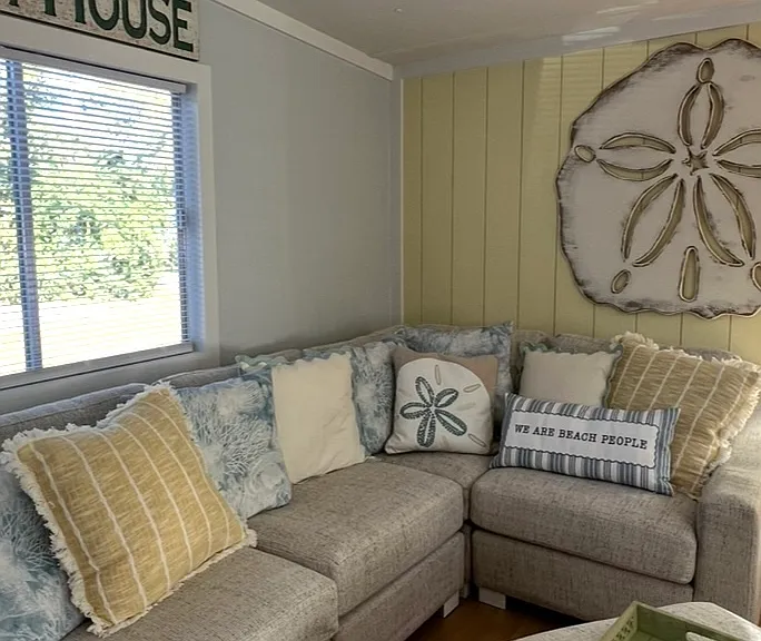222 Trout St — Photo 2