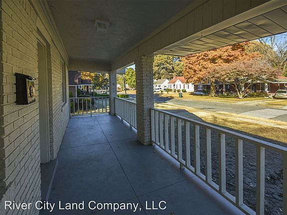 3rd image of 3229 Douglass Ave