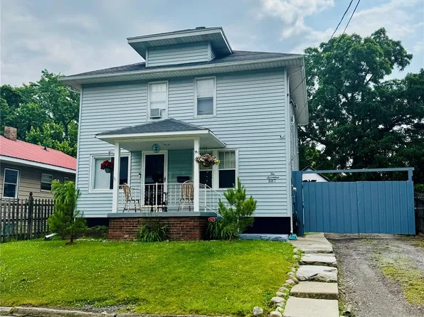 1017 Christopher St, Flint, MI 48503