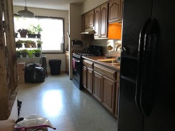 4th image of 915 W Elizabeth St