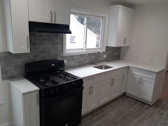 3rd image of 174 Watson Ave Floor 1