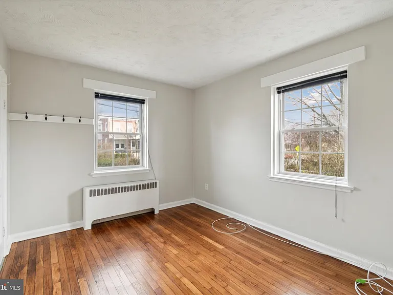 404 E Jefferson St #3 — Photo 6