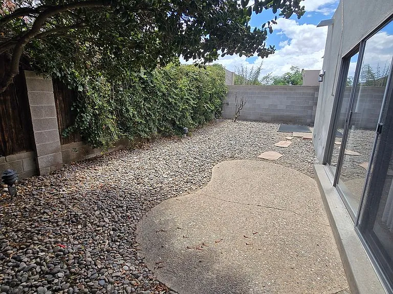 3116 Dallas St NE — Photo 16