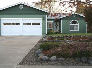 3052 Adams Cir, Medford, OR 97504