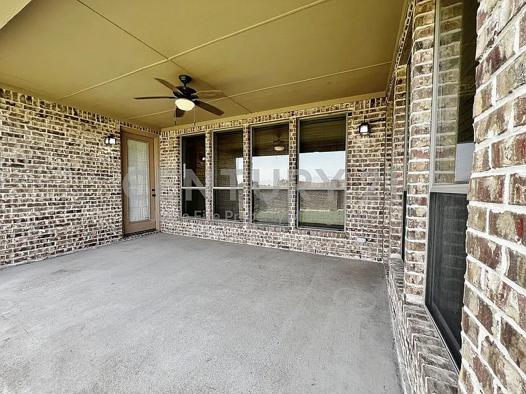 423 San Gabriel Dr — Photo 9