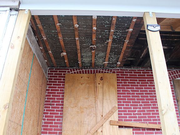 3rd image of 226 N Clayton St