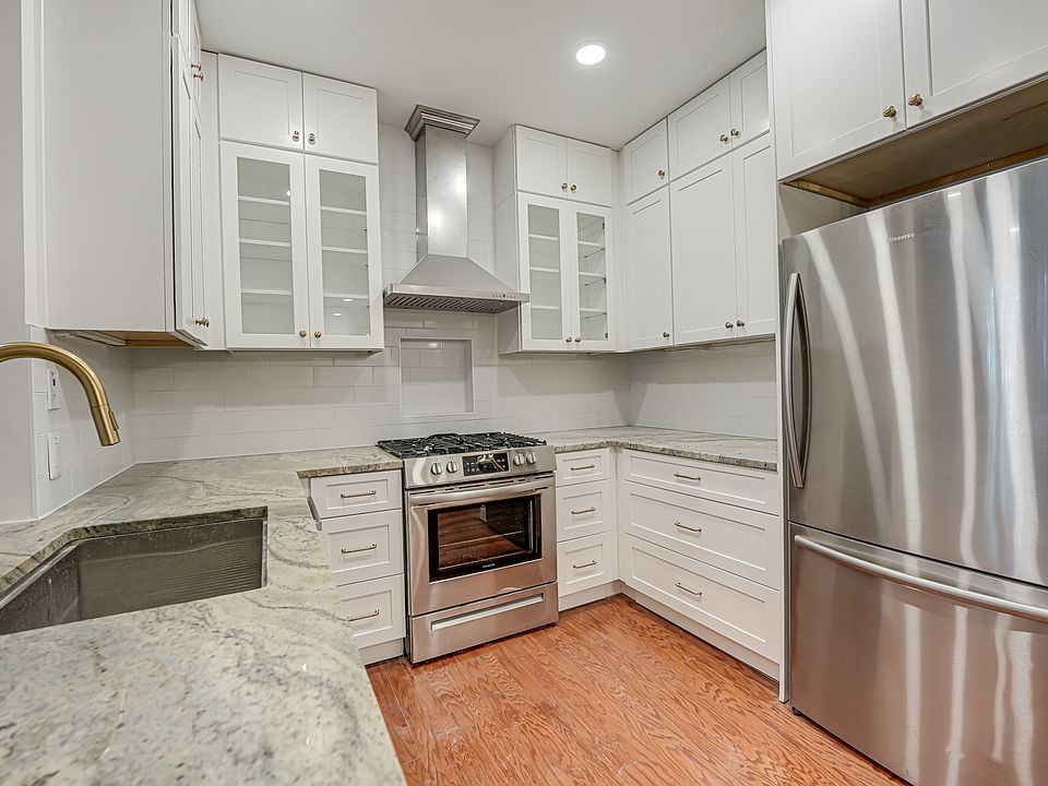 1st image of 2301 25th St S #100