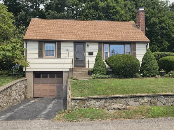 25 Linwood St, West Warwick, RI 02893