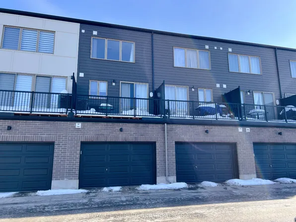 913 Moses Tennisco St, Ottawa, ON K1K 5A8