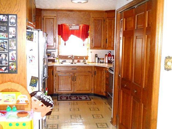 5th image of 301 Williams St