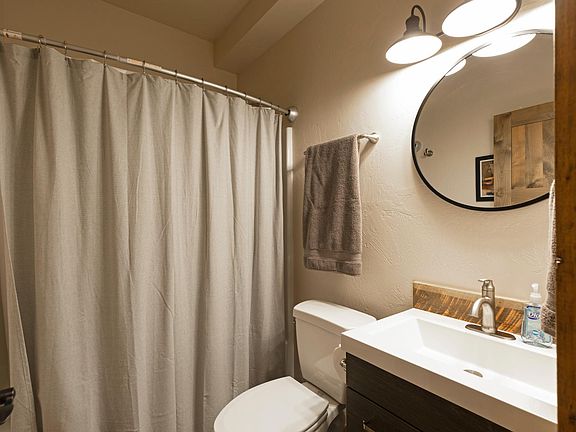 5th image of 211 Sommers St #211