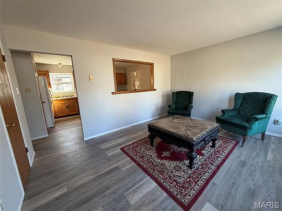 5th image of 1322 Casey Ave