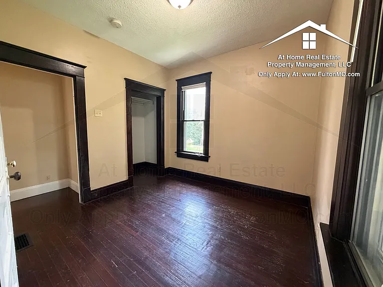 217 W 6th St — Photo 16