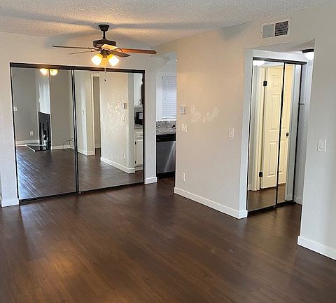 3rd image of 440 W 5th St APT 206