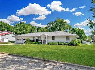 1202 E Wisconsin St, Prairie Du Chien, WI 53821