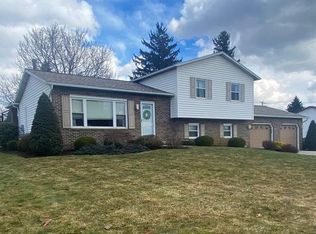 1121 Camelot Ct, Johnstown, PA 15904