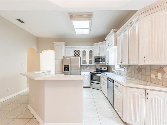 5th image of 4517 Ben Hogan Ave