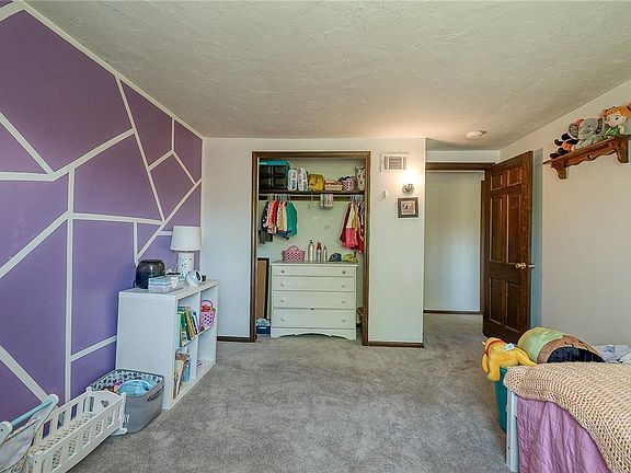 5th image of 115 Carrie Ann Dr