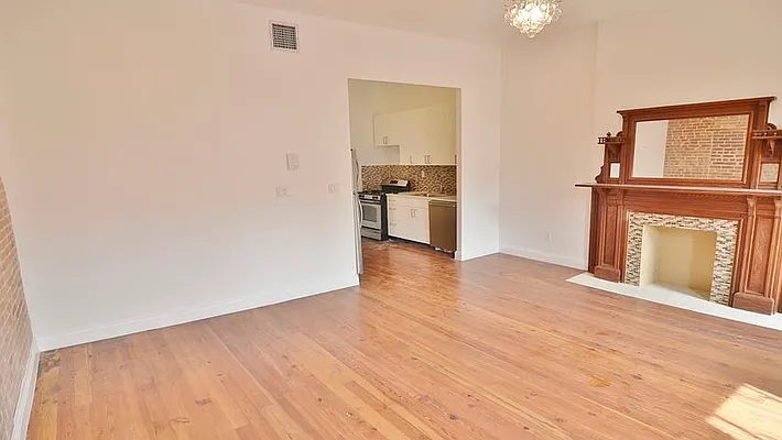 Rented by Park Property Advisors | media 22