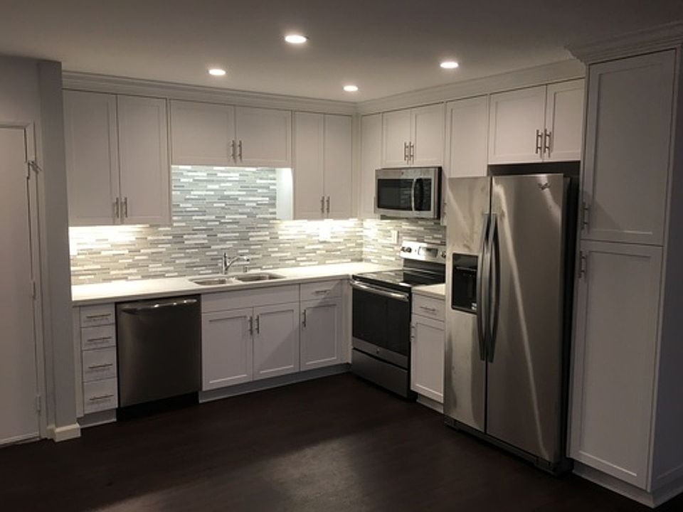 1st image of 3883 Jewell St #B01