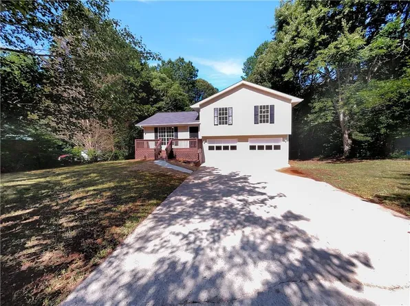 6412 River Hill Dr, Flowery Branch, GA 30542