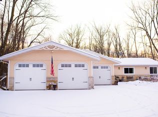 S9083A Woodford Ln, Prairie Du Sac, WI 53578