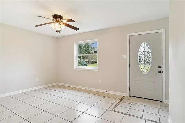3 bed, 2.0 bath, 1500 sqft, $2,150 — Photo 2