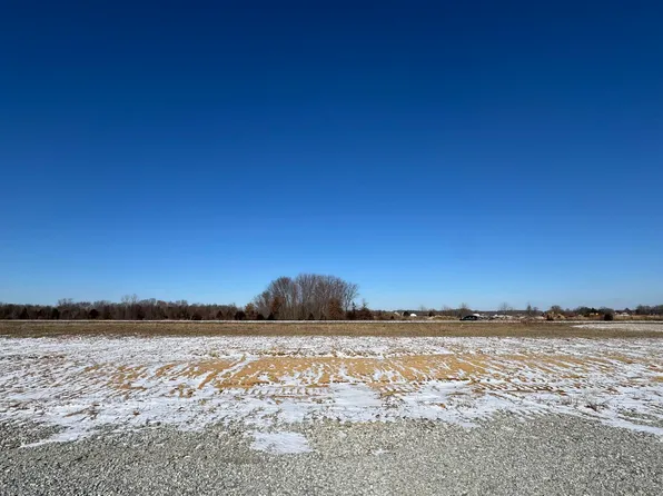 25 Blue Bird Pie Rd, Mitchell, IN 47446