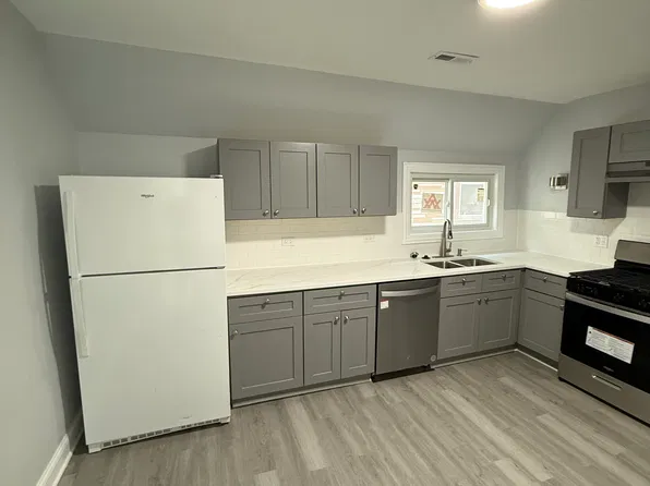 3807 N Whipple St #2, Chicago, IL 60618