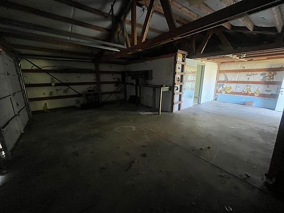 3rd image of 150 E 8th Ave