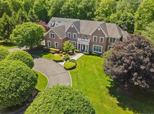 6 Pond View Dr, Newtown, CT 06470