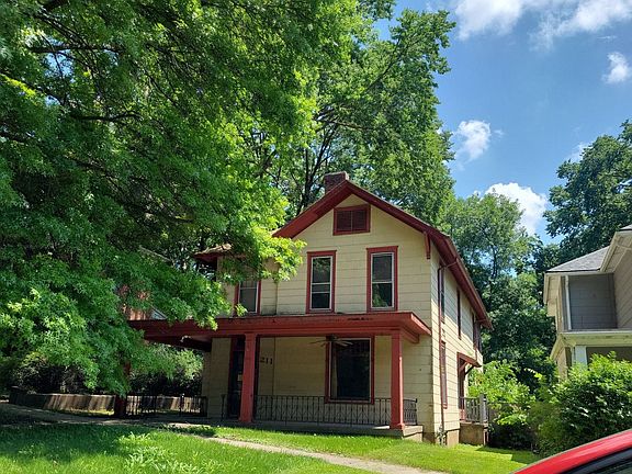2nd image of 211 Pine St