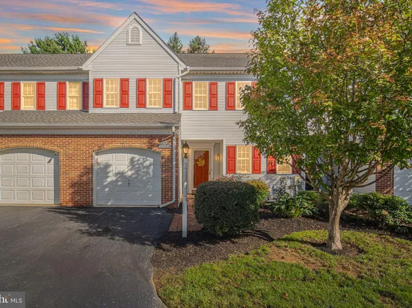 154 Carriage Hill Ln, York, PA 17406