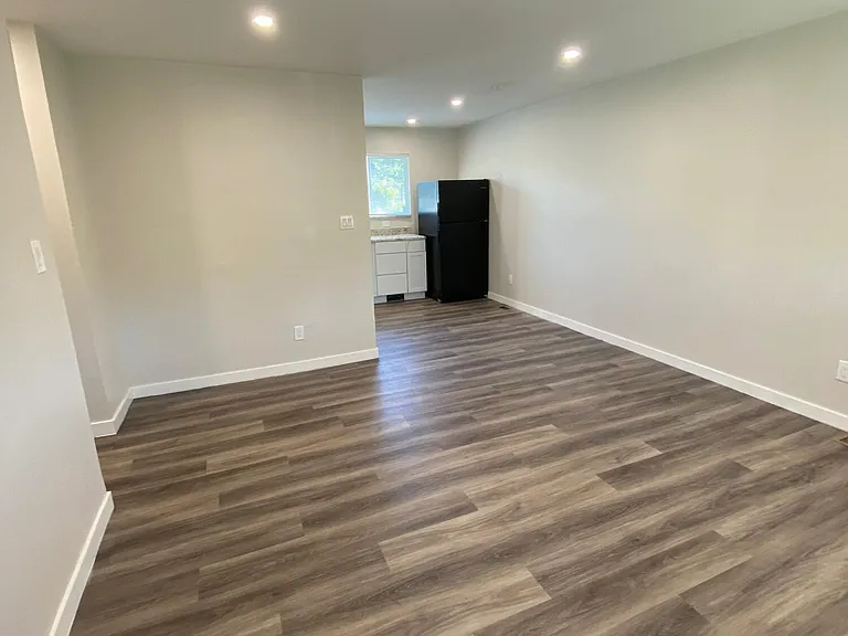 1654 Wiard Blvd — Photo 2