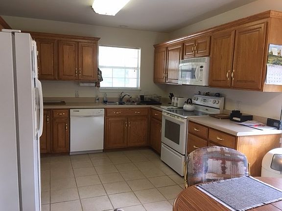 3rd image of 200 Coronado Cir