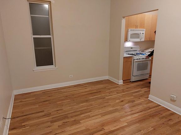 3rd image of 2302 N Milwaukee Ave #2R