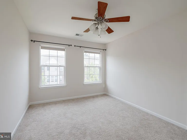 5319 Waldo Dr — Photo 37