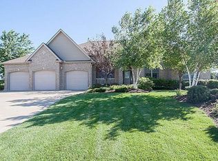 6641 Lorton Ct, Davenport, IA 52807