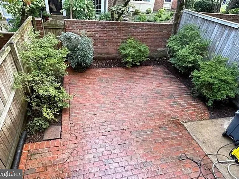 6633 McLean Ct — Photo 26