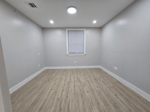 3rd image of 205 Mount Vernon Ave #204A