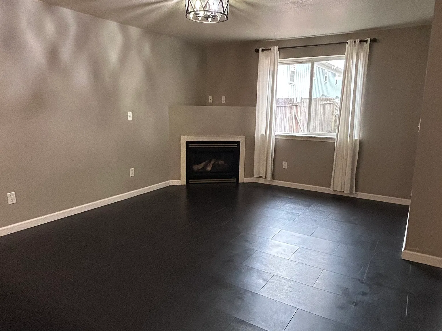 573 Autumn Ave — Photo 2