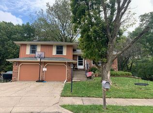 1301 W Buckingham Dr, Peoria, IL 61614