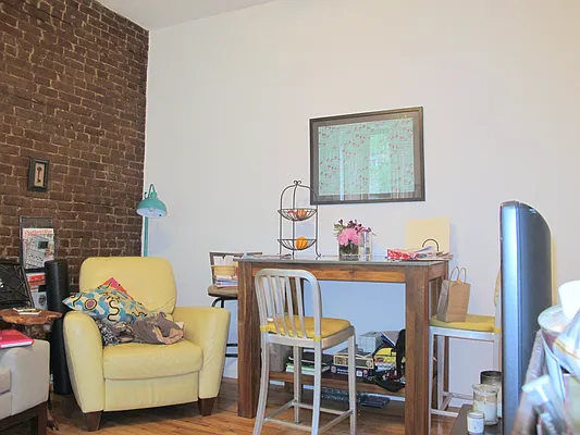 Rented by Salizzoni Realty | media 34