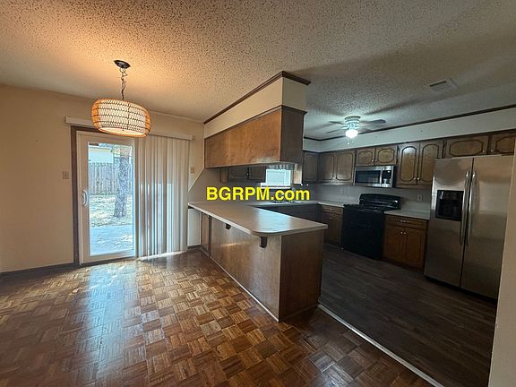 3rd image of 246 Briarpatch Ln