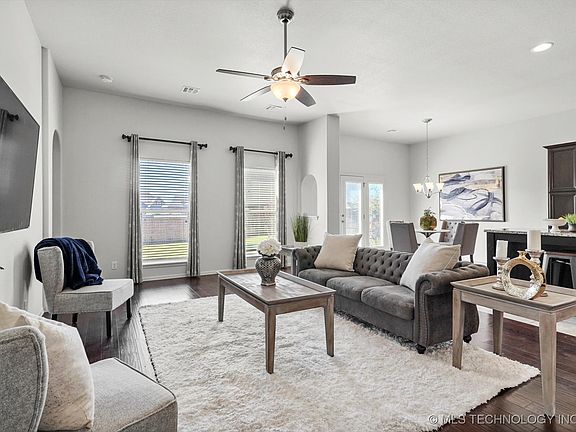 4th image of 2603 W Van Buren Cir