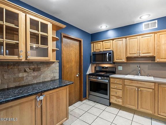 3rd image of 60 Cedar Avenue #2