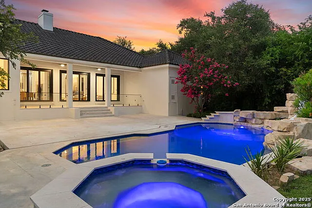 5 bed, 4.5 bath, 3951 sqft, $13,500 — Photo 3