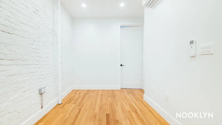 Rented by Nooklyn NYC LLC | media 18